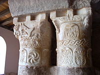 Monasterio Suso capiteles.jpg