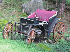 Old car in rural Arcabuco
