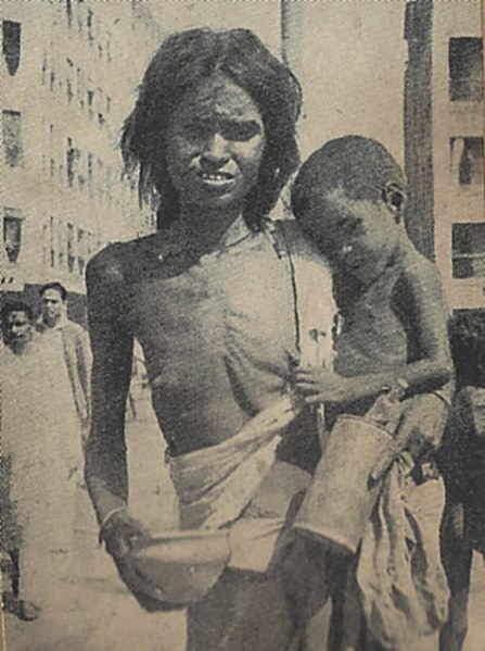 File:MotherWithShredsOfClothingAndChildCalcutta1943.jpg