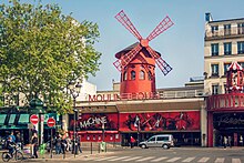 Moulin Rouge, 17 April 2011.jpg