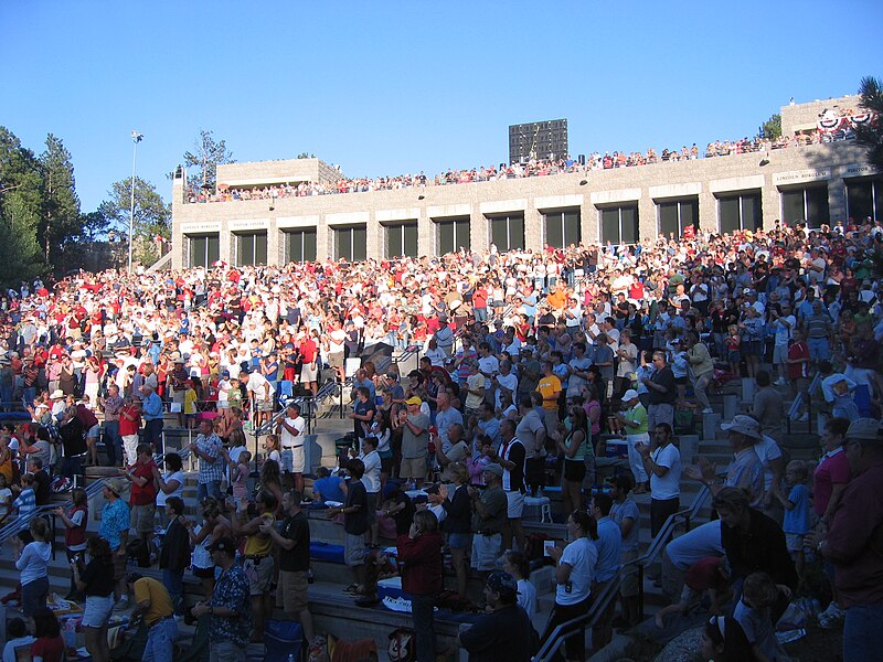 File:Mount Rushmore crowd.JPG