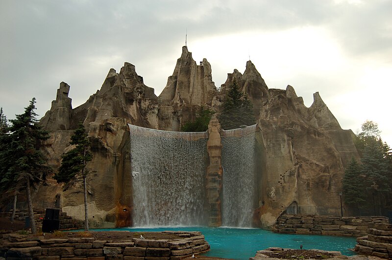 File:Mountain at Canada's Wonderland.jpg