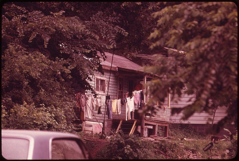 File:NEVER-ENDING STREAM OF CARS ROARS BY HOMES ON BUSY ROUTE 60 AT RIVERSIDE - NARA - 551091.jpg