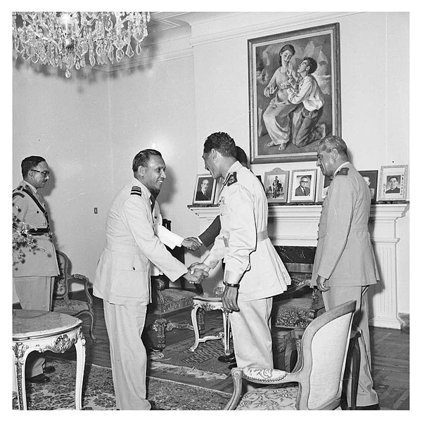 File:Nasser receiving the Indian Air Force Commander and his Egyptian counterpart (05).jpg