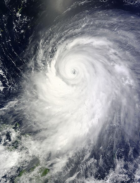 Tập_tin:Neoguri_Jul_06_2014_0205Z.jpg