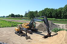 Infolge der Elsterflut 2010 notwendig gewordene Deichbaustelle bei Zeischa