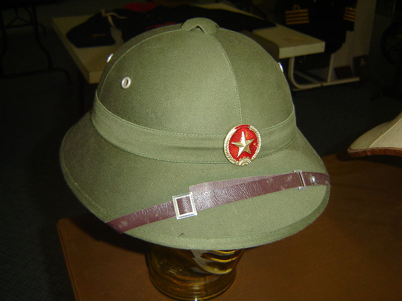 File:Northvietnamesepithhelmet.JPG