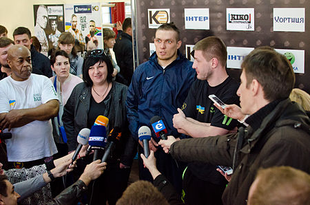 Tập_tin:Oleksandr_Usyk_training_-_20150409_-_41.jpg