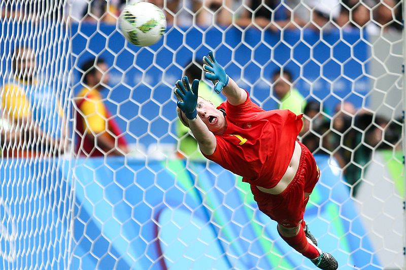 File:Olympic Games 2016 match between the women's teams of the United States - Sweden. 01.jpg