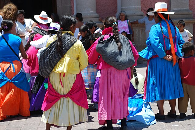 Otomi women in Tequisquiapan.