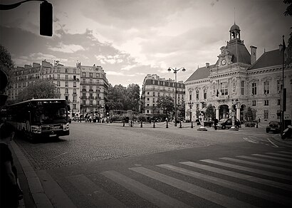 Comment aller à Place Armand Carrel en transport en commun - A propos de cet endroit