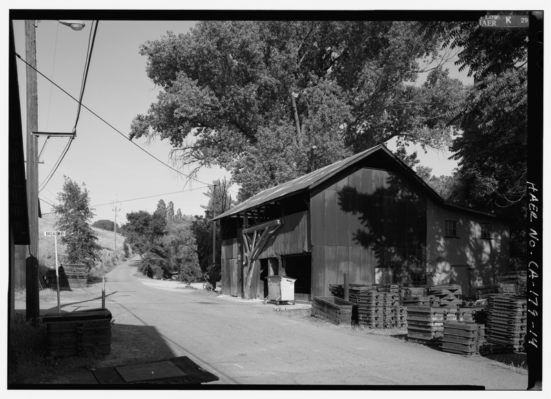 File:PATTERN STORAGE AND SAND BINS LOOKING SOUTHEAST. - Knight Foundry, Sutter Creek, Amador County, CA HAER CAL,3-SUCRK,1-14.tif