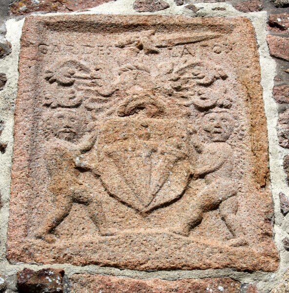 File:Paulet Family coat of arms, Gorey Castle - geograph.ci - 324.jpg