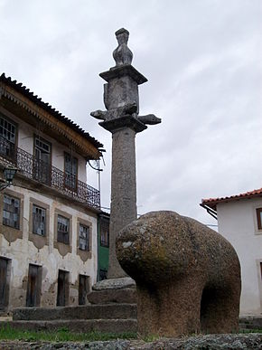 Pelourinho e Berroa de Torre de Dona Chama