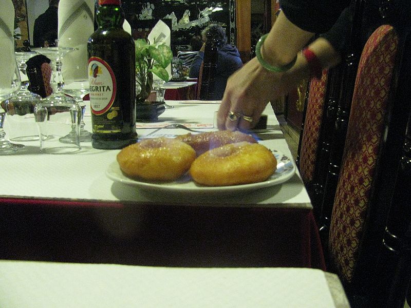 File:Perle d'Asie Beignets flambés.JPG