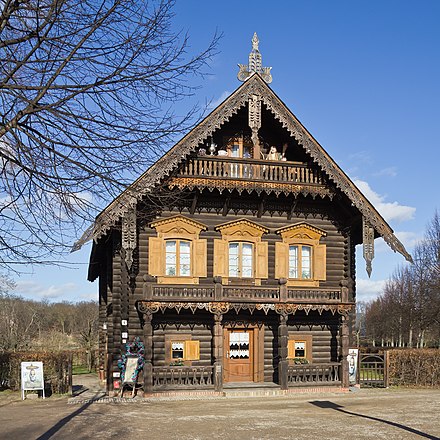 Фото избы. Русская деревня Александровка в Потсдаме. Деревня Александровка Потсдам Германия. Музей Александровка Потсдам. Русская деревня падздам.