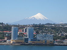 Vue de l'Osorno depuis Puerto Montt.