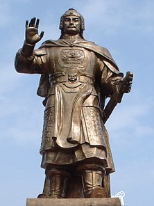Quang Trung statue 02.jpg