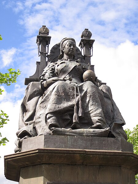 File:Queen Victoria statue, St Helens (7).JPG