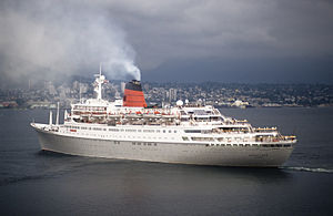 RMS Sagafjord di pelabuhan Vancouver 1992.JPG