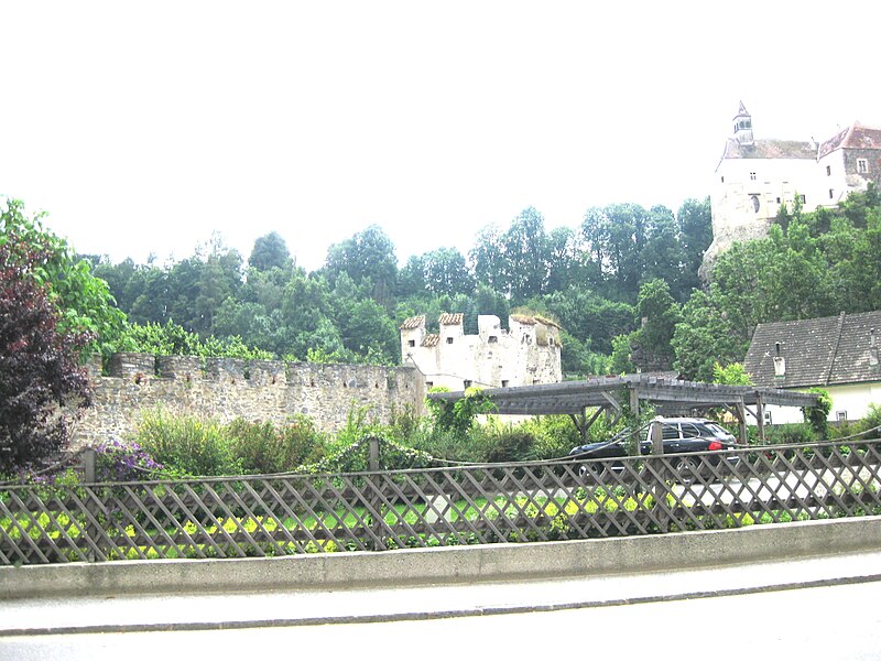 File:Raabs an der Thaya Stadtmauer 03.jpg