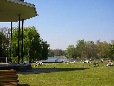 Fail:Regent's_Park_bandstand.jpg