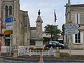 Français : Monument aux morts, Reignac,Gironde, France