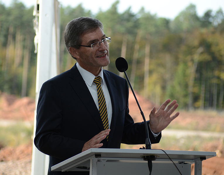 File:Rhine Ordnance Barracks Medical Center Replacement Groudbreaking Ceremony 141024-A-PB921-453.jpg