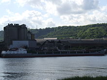 Union Moon unloading at Halling cement works