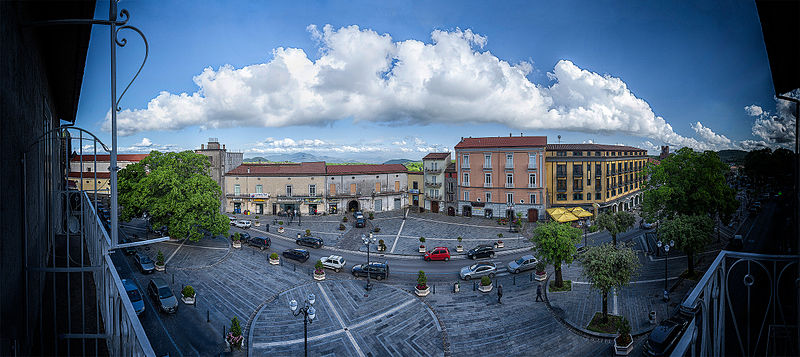 File:Roccamonfina - Piazza Nicola Amore.jpg