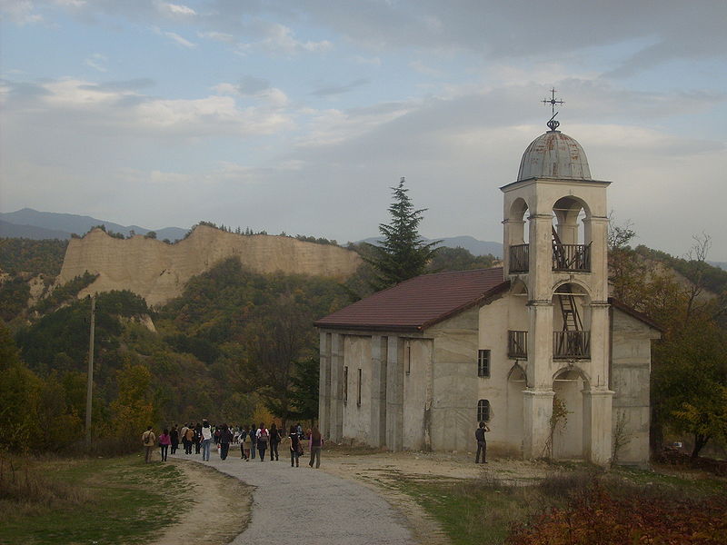File:Rozhen Monastery TodorBozhinov (39).JPG