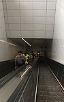 Eskalator di Aras Legar stesen MRT ke sambungan LRT-MRT.