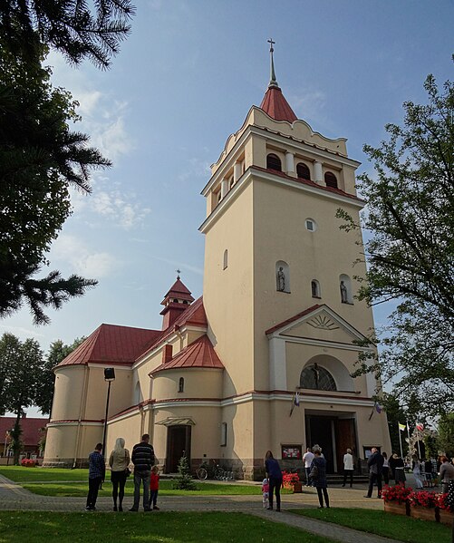 File:Saints Peter and Paul church in Łapy.jpg