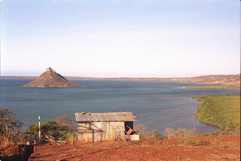 File:Sambava - crocodile lake.jpg