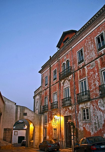 File:Santiago do Cacém red building.jpg