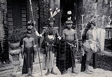 Sarawak; Sea Dayaks with weapons and head-dresses Sarawak; Sea Dayaks with weapons and head-dresses. Photograp Wellcome V0037431.jpg