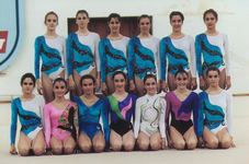 Pascual (sentada, segunda a la izquierda) con la selección nacional en el Gimnasio Moscardó (1991).