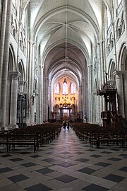 Early six-part rib vaults in Sens Cathedral (1135-1164)