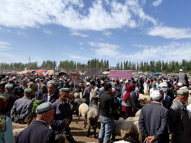 File:September 20 2015 Sunday Market Kashgar Xinjiang China 新疆 喀什 活畜交易市場 - panoramio (3).jpg