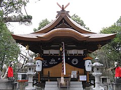 Shinodamori-kuzunoha-inari-jinja haiden.jpg