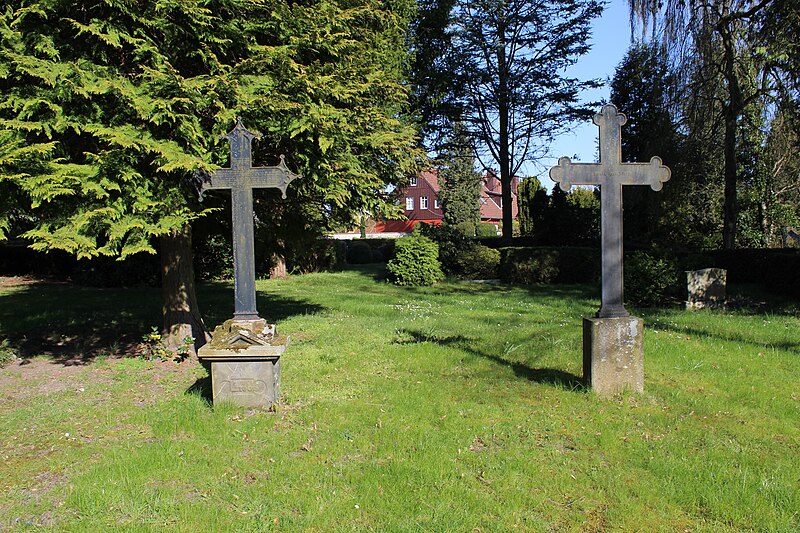 File:Soltau Bergstrasse Stadtfriedhof Fam Springhorn.jpg