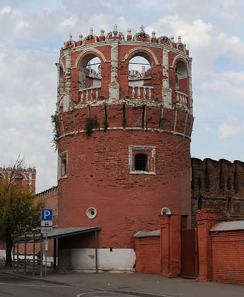 File:South-west corner tower of Donskoy Monastery.jpg