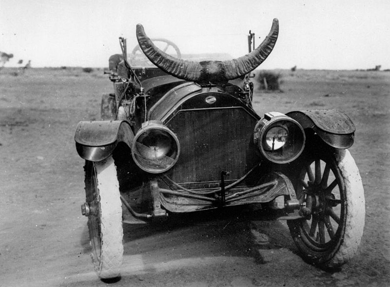 File:StateLibQld 2 113768 Overland in the outback, possibly Hughenden area, ca. 1915.jpg