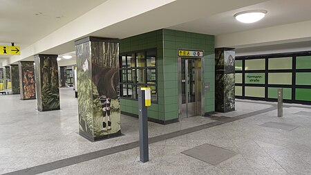 Station de métro Hermannstraße 2