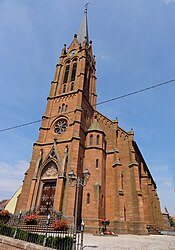 Façade occidentale de l'église néo-gothique