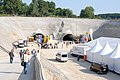 Feierlichkeiten beim symbolischen Anschlag, mit Blick auf die beiden Tunnelröhren Richtung Stuttgart