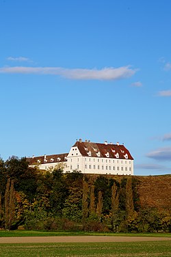 Stetteldorf - Schloss Juliusburg - im Herbst.jpg