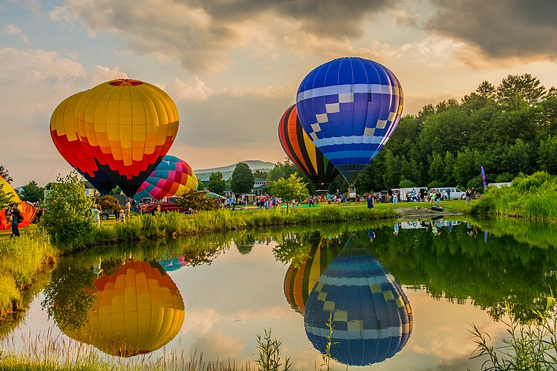 File:Stoweflake Balloon Festival 2014 (14730101364).jpg