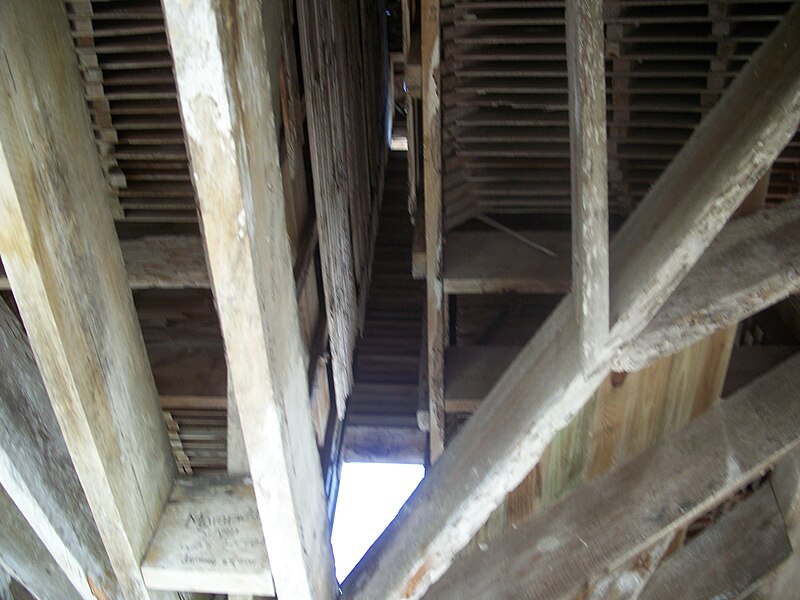 File:Sugarloaf Key FL Bat Tower inside02.jpg