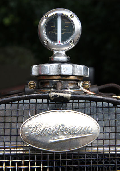 File:Sunbeam badge - Flickr - exfordy.jpg